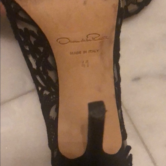 Oscar De La Renta lace heels - Picture 4 of 5